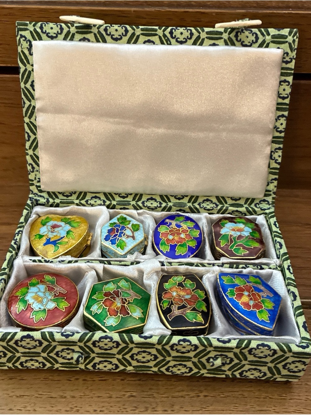 Vintage Chinese Cloisonné Pill Trinket Boxes Set Of 8 Original Fabric Case